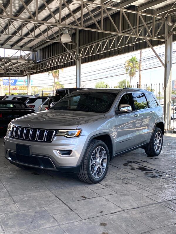 JEEP GRAND CHEROKEE LTD LUJO 2021