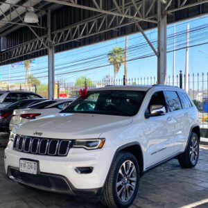 1 JEEP GRAND CHEROKEE C LTD LUJO 2018