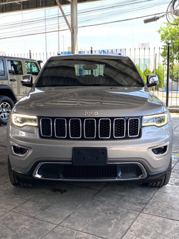 JEEP GRAND CHEROKEE LTD LUJO 2021
