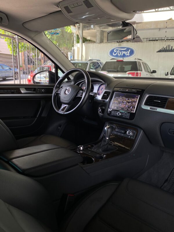 VOLKSWAGEN TOUAREG DIESEL 2014