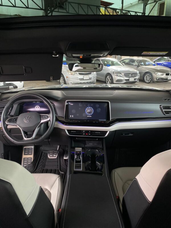 VOLKSWAGEN TERAMONT CROSSPORT R LINE 2024