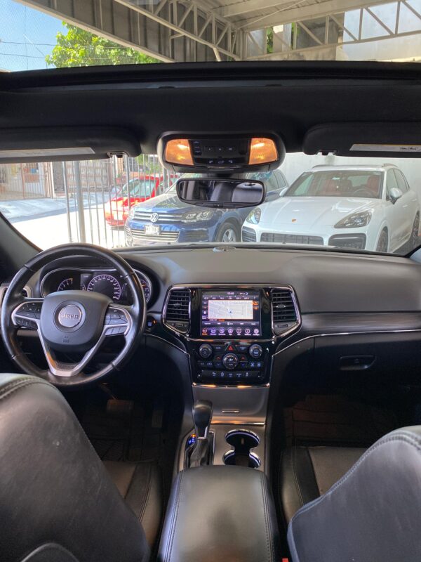 JEEP GRAND CHEROKEE LTD LUJO 2021