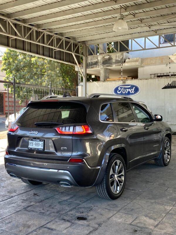 JEEP CHEROKEE OVERLAND 2019