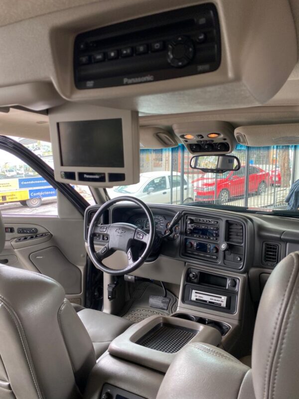 Chevrolet Suburban 2005