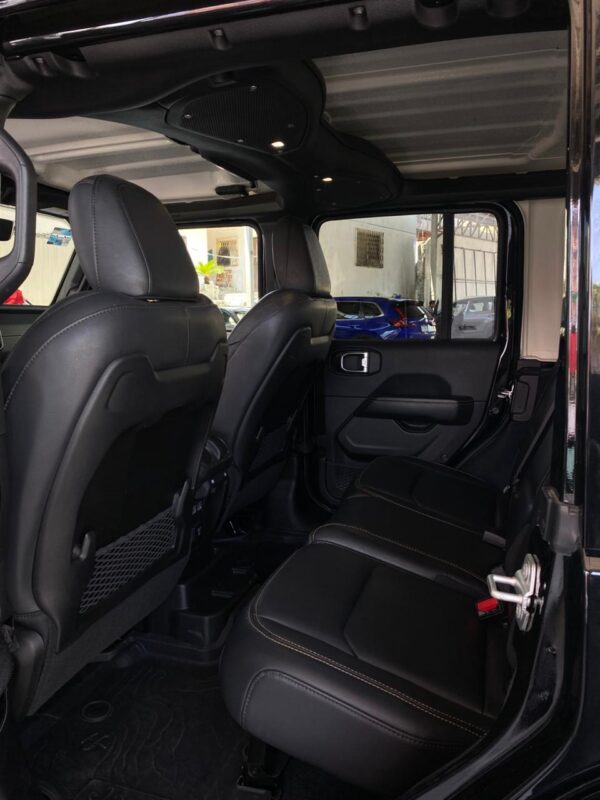 JEEP WRANGLER UNLIMITED SAHARA 2024