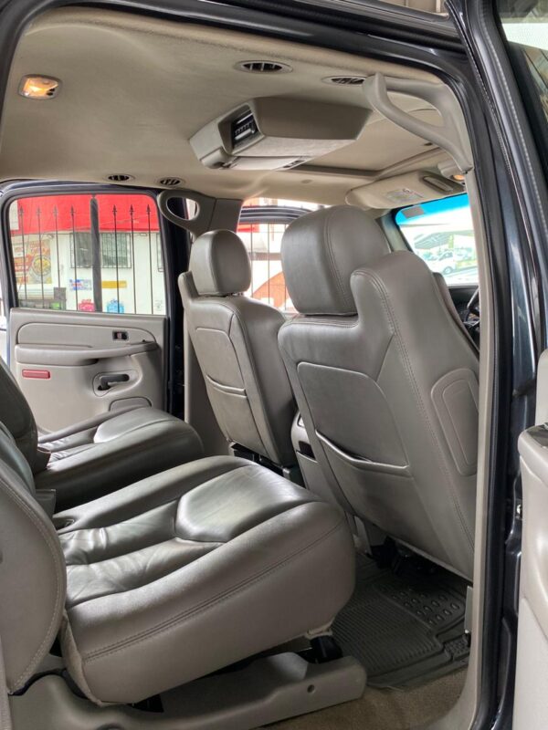 Chevrolet Suburban 2005
