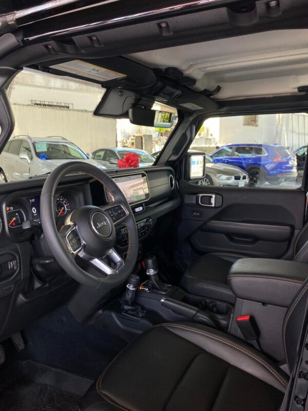 JEEP WRANGLER UNLIMITED SAHARA 2024