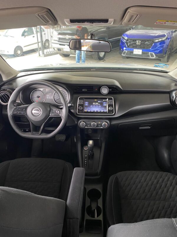 NISSAN	KICKS ADVANCE 2023