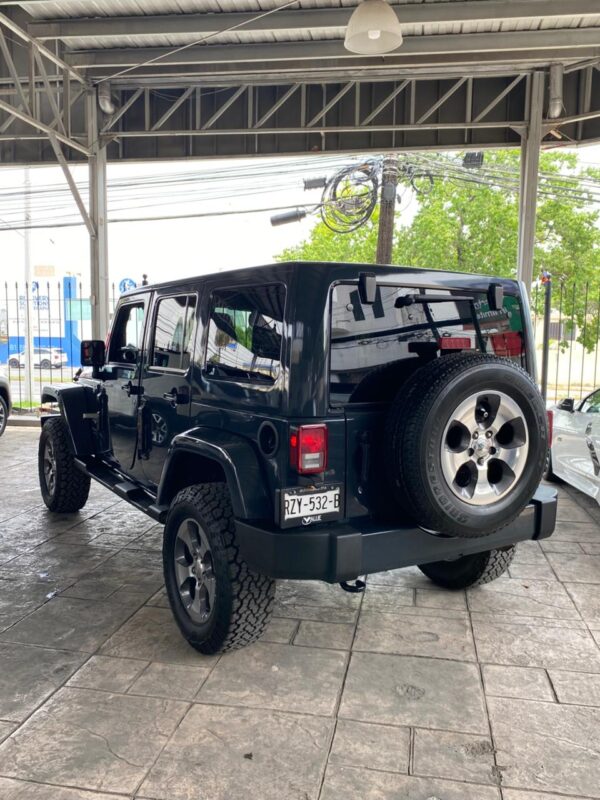 6 JEEP WRANGLER UNLIMITED SAHARA 2018