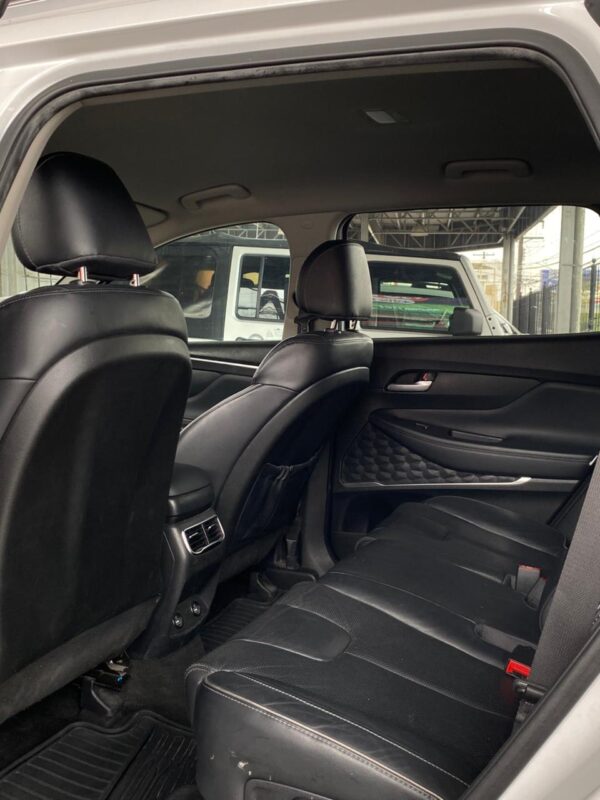 6 HYUNDAI SANTA FE GLS 2023