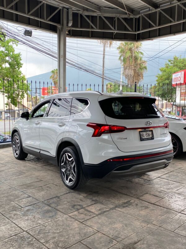 8 HYUNDAI SANTA FE GLS 2023