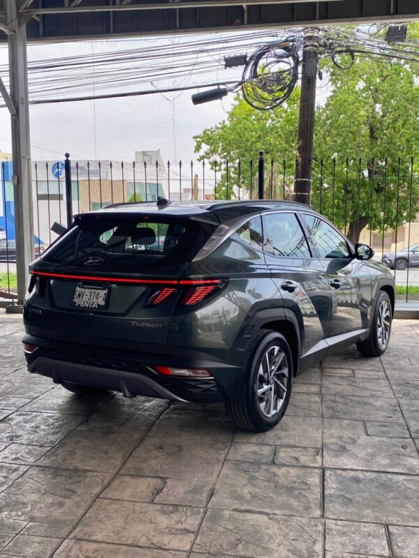 8 HYUNDAI TUCSON GLS PREMIER 2022