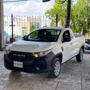 3 RAM 700 SLT 2024