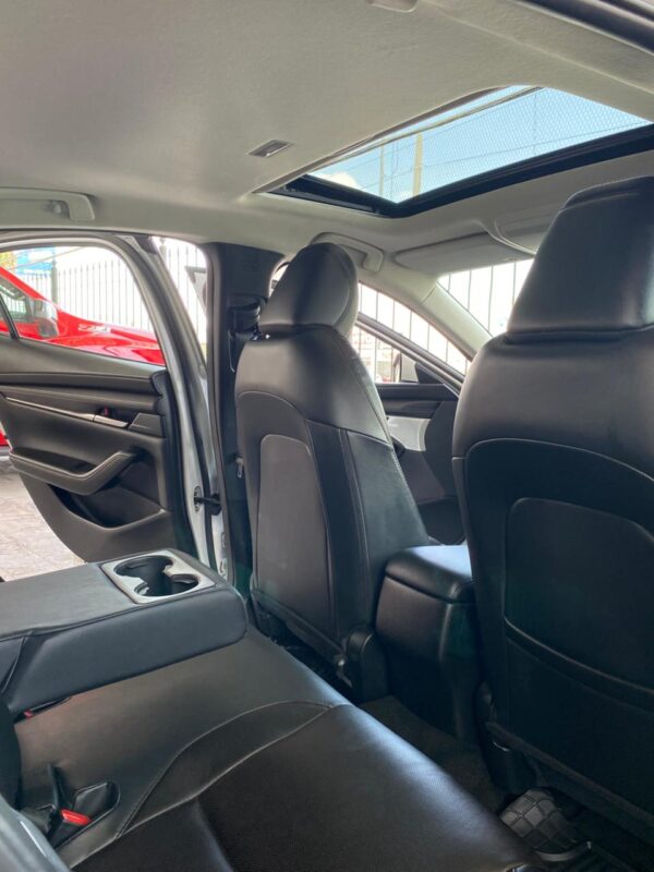 6 MAZDA 3 S IGT 2024