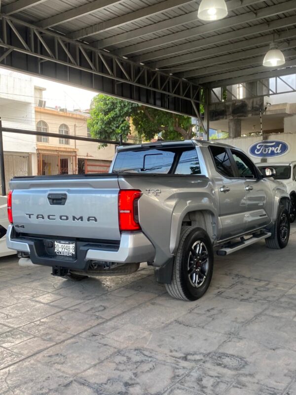 7 TOYOTA TACOMA TRD SPORT 4X4 2024