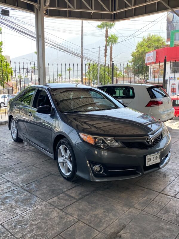TOYOTA CAMRY SE V6 2012