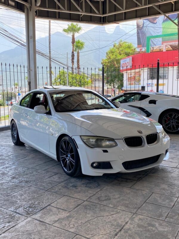 BMW 325i 2011