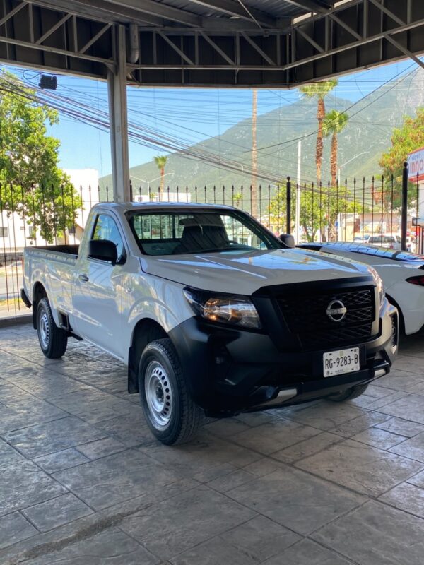 NISSAN	NP300 2023