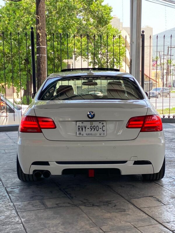 BMW 325i 2011