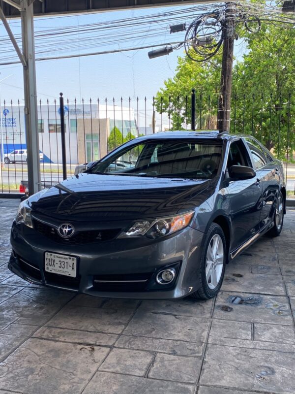 TOYOTA CAMRY SE V6 2012