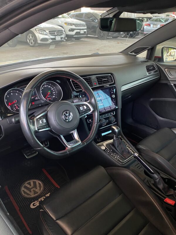 VOLKSWAGEN GOLF GTI 2019