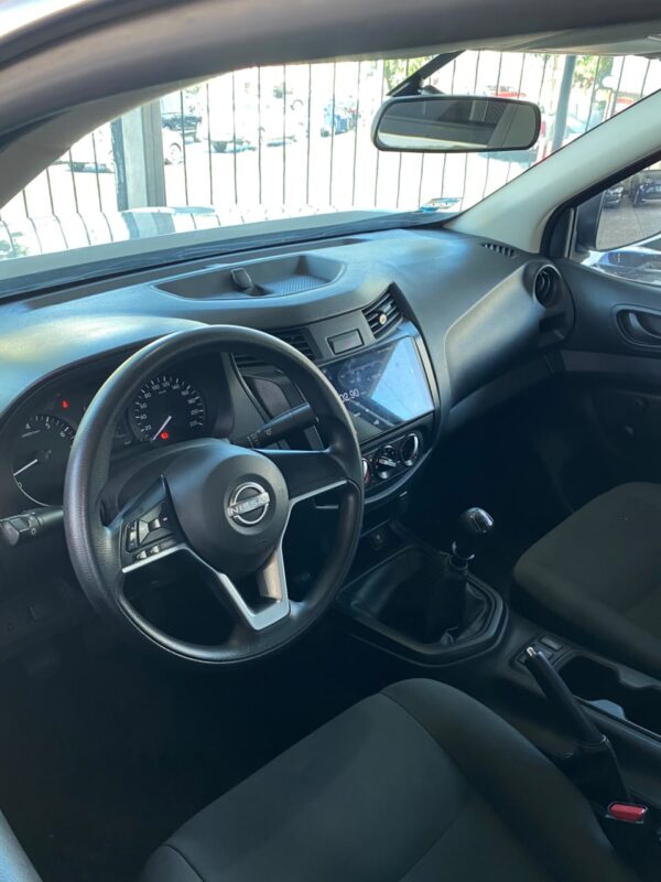 NISSAN	NP300 2023