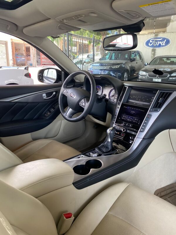 4 INFINITI Q50 SEDUCCION 2017