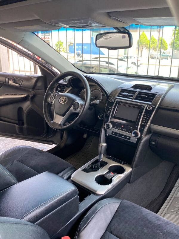 TOYOTA CAMRY SE V6 2012