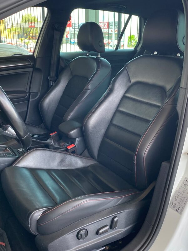 VOLKSWAGEN GOLF GTI 2019