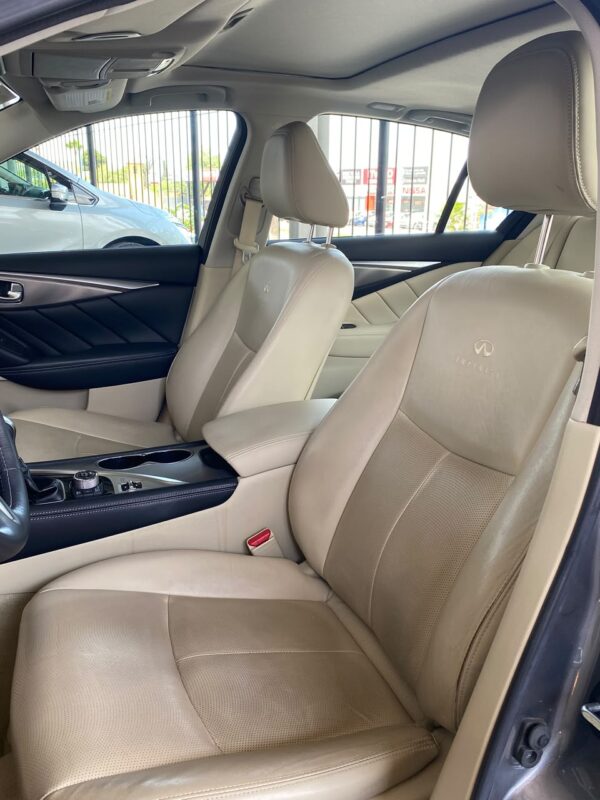 6 INFINITI Q50 SEDUCCION 2017