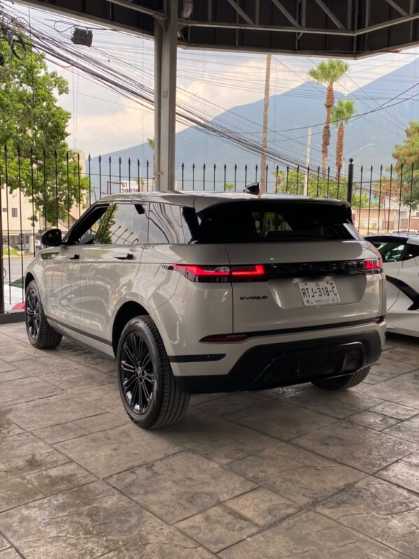 6 LAND ROVER EVOQUE 2.0 2025