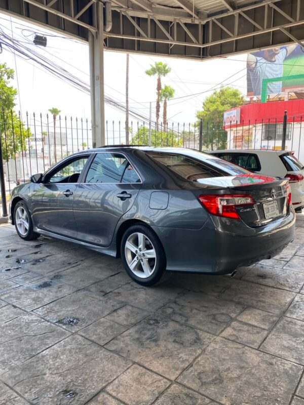TOYOTA CAMRY SE V6 2012