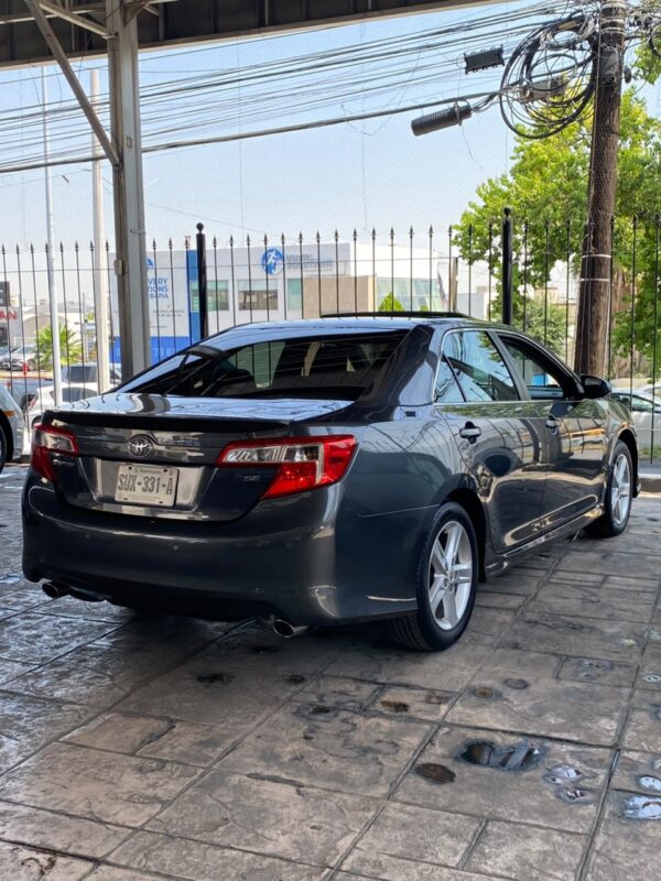 TOYOTA CAMRY SE V6 2012