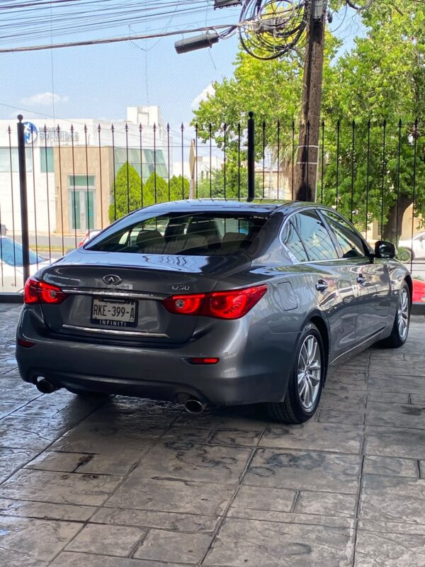 8 INFINITI Q50 SEDUCCION 2017