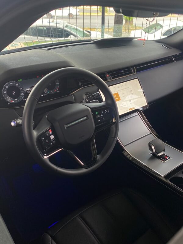 9 LAND ROVER EVOQUE 2.0 2025