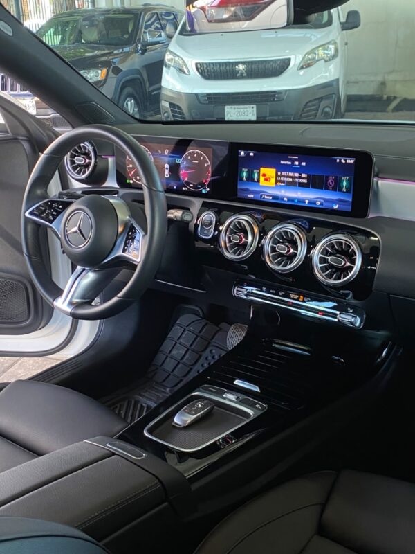 MERCEDES CLA 200 2024