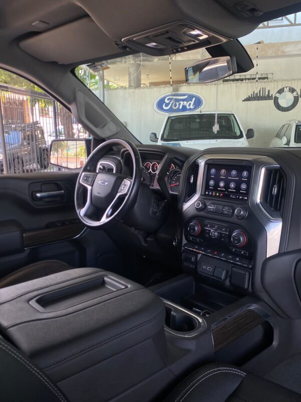 CHEVROLET	CHEYENNE RST Z71 2022