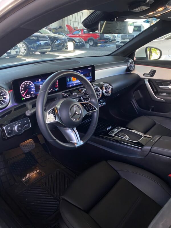 MERCEDES CLA 200 2024