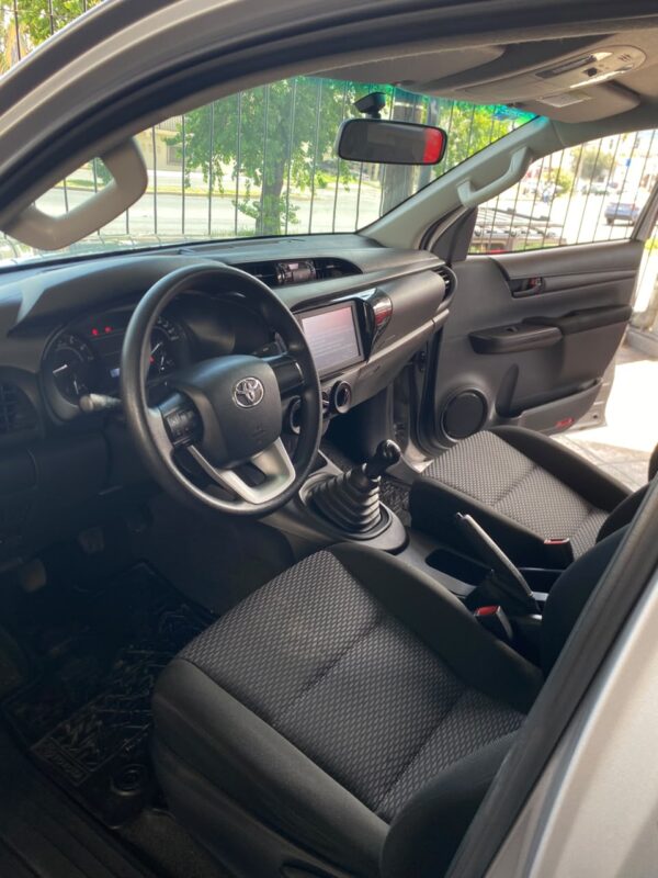 TOYOTA	HILUX 2023