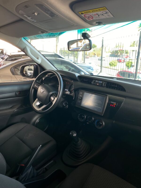 TOYOTA	HILUX 2023
