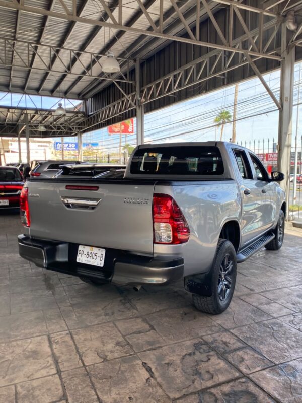 TOYOTA	HILUX 2023