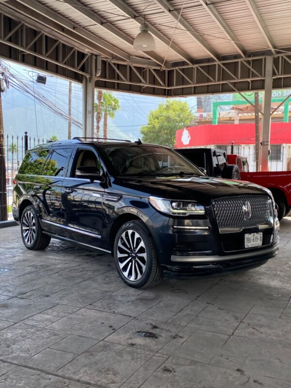 1 LINCOLN NAVIGATOR RESERVE 4X4 2022