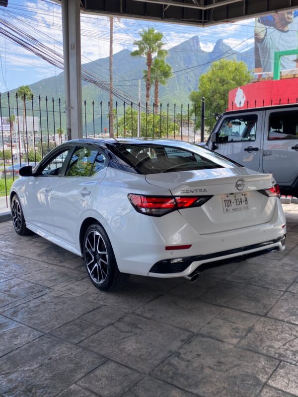 NISSAN	SENTRA SR 2024